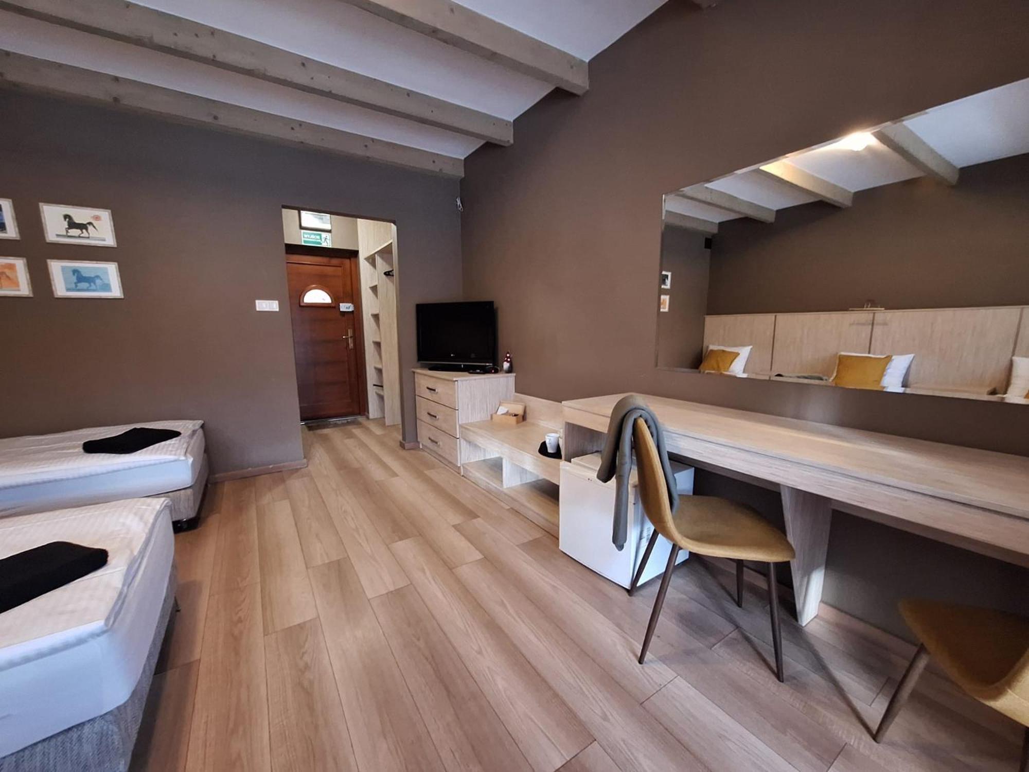 Gostar Aparthotel Jelenia Gora Exterior photo