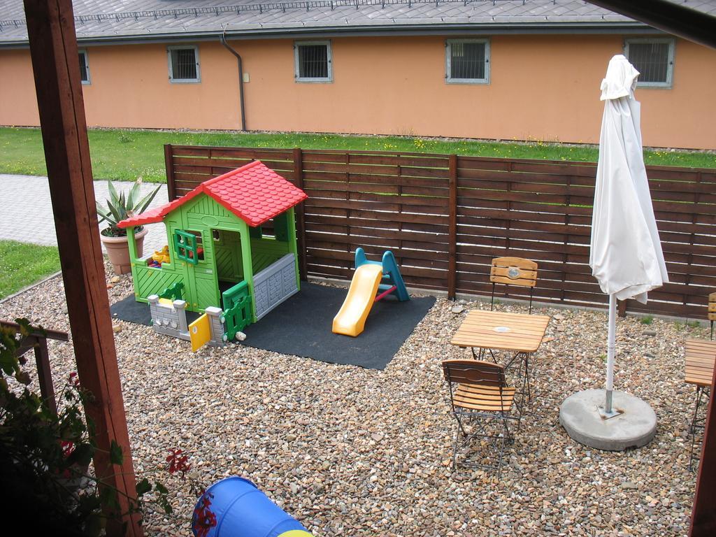 Gostar Aparthotel Jelenia Gora Room photo