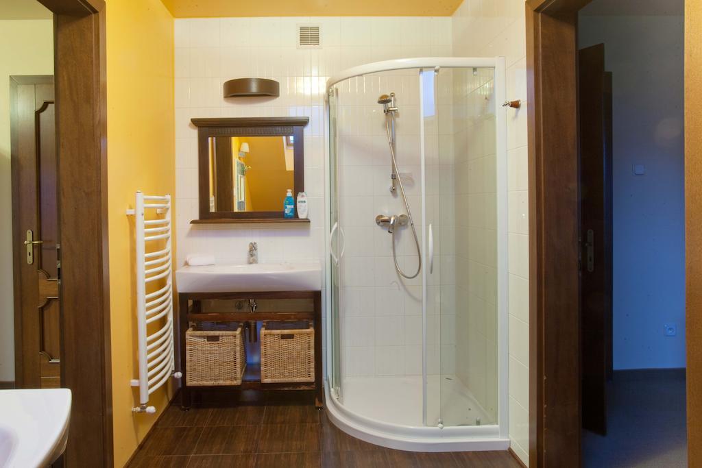 Gostar Aparthotel Jelenia Gora Room photo
