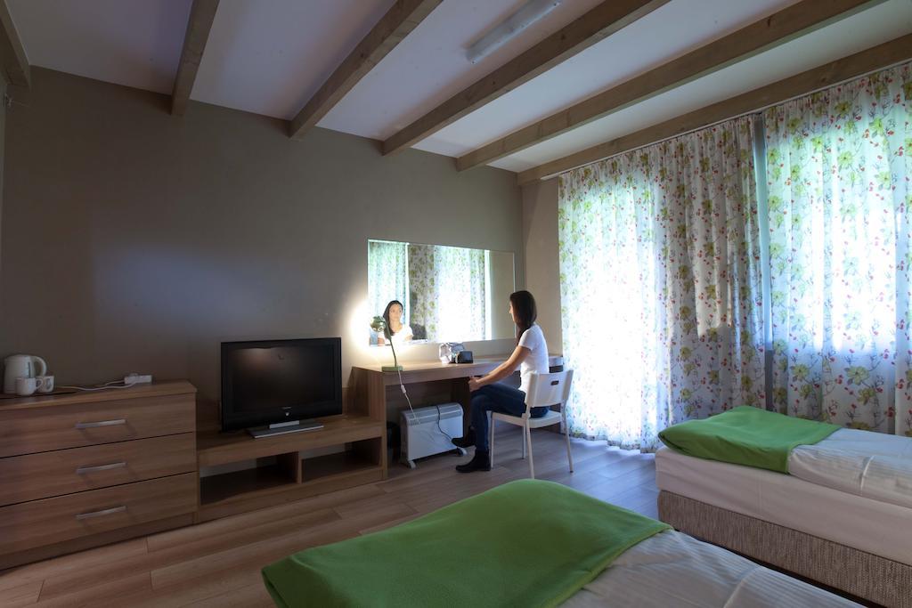 Gostar Aparthotel Jelenia Gora Exterior photo